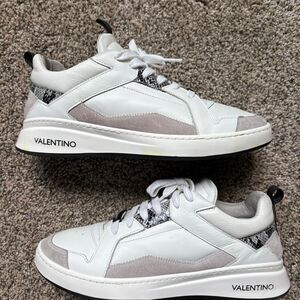Valentino Designer Men's snakeskin leather sneakers  size 8 men's